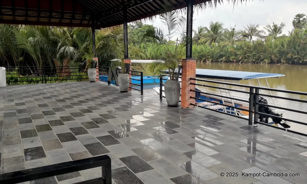 Lodge Moni Essara Resort in Kampot, Cambodia. Kampot's Top Resorts.