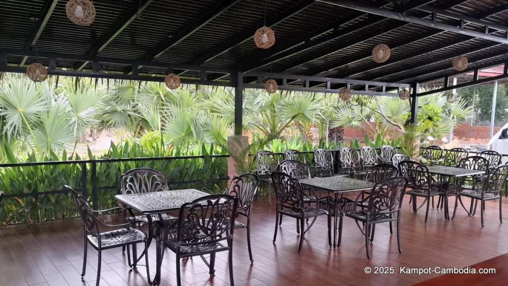 Lodge Moni Essara Resort in Kampot, Cambodia. Kampot's Top Resorts.