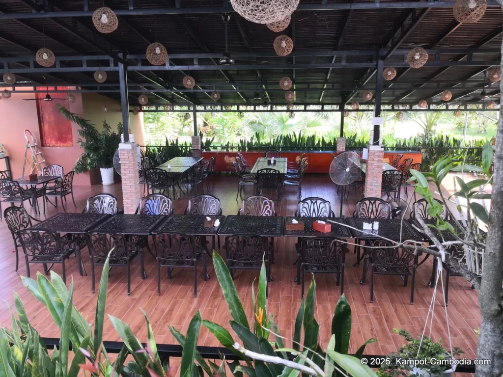 Lodge Moni Essara Resort in Kampot, Cambodia. Kampot's Top Resorts.