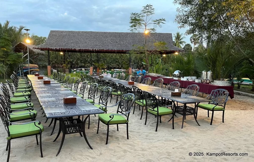 Lodge Moni Essara Resort in Kampot, Cambodia. Kampot's Top Resorts.