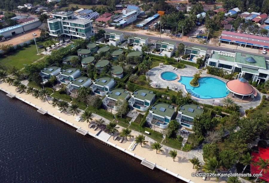 Castle Bayview Resort & Spa in Kampot, Cambodia. Kampot's Top Resorts.