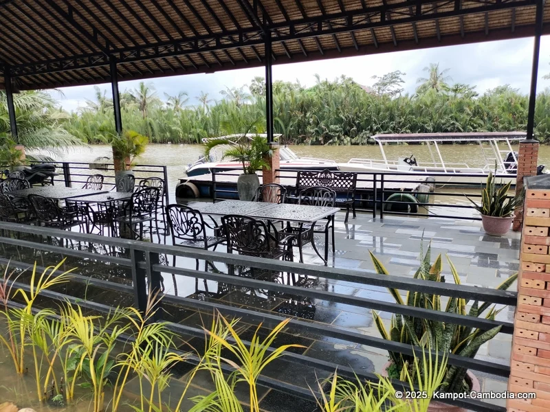 Lodge Moni Essara Resort in Kampot, Cambodia. Kampot's Top Resorts.