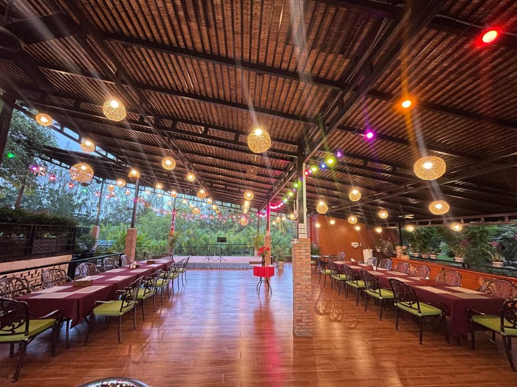 Lodge Moni Essara Resort in Kampot, Cambodia. Kampot's Top Resorts.