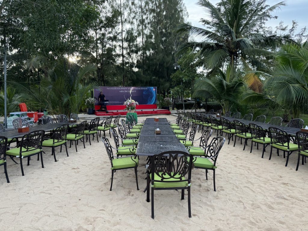 Lodge Moni Essara Resort in Kampot, Cambodia. Kampot's Top Resorts.