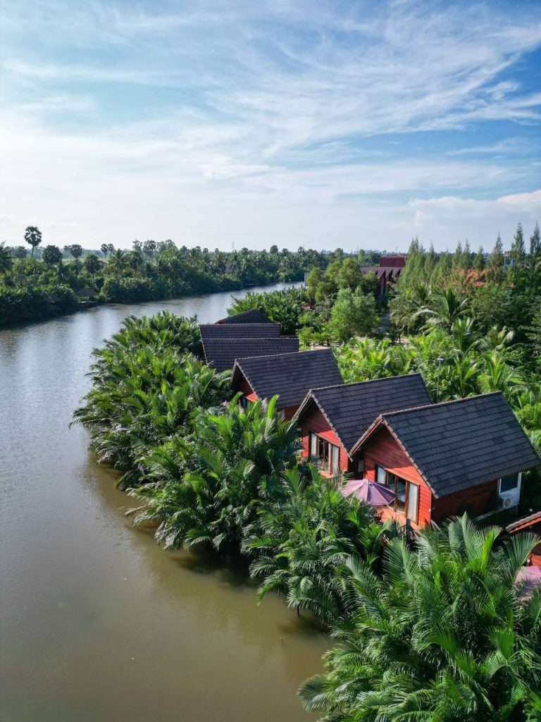 Lodge Moni Essara Resort in Kampot, Cambodia. Kampot's Top Resorts.